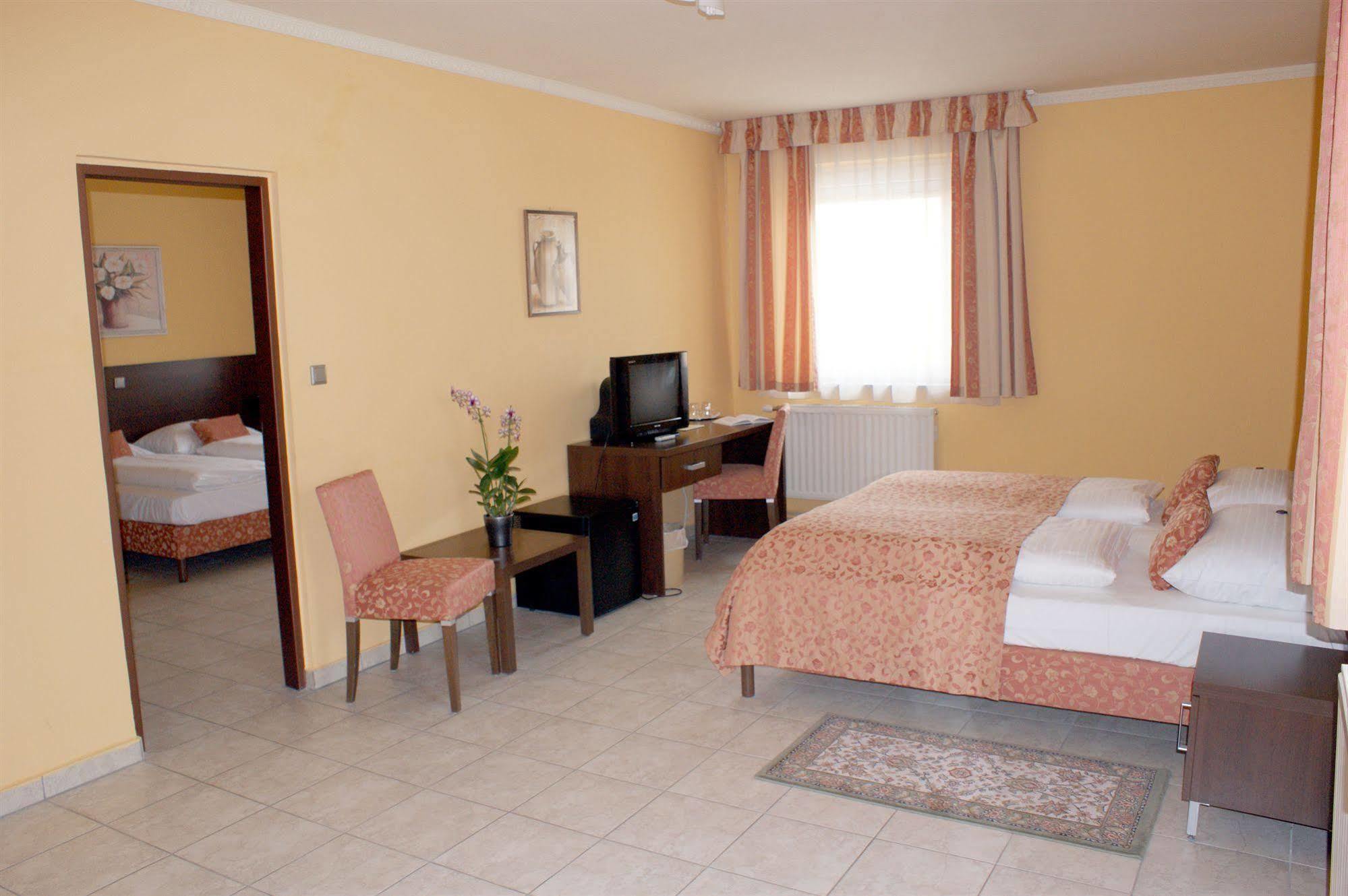 Hotel San Marco Lannach Exterior photo